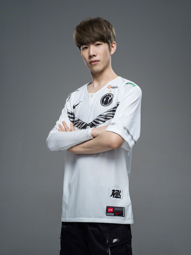 更展现了球 更展现了球