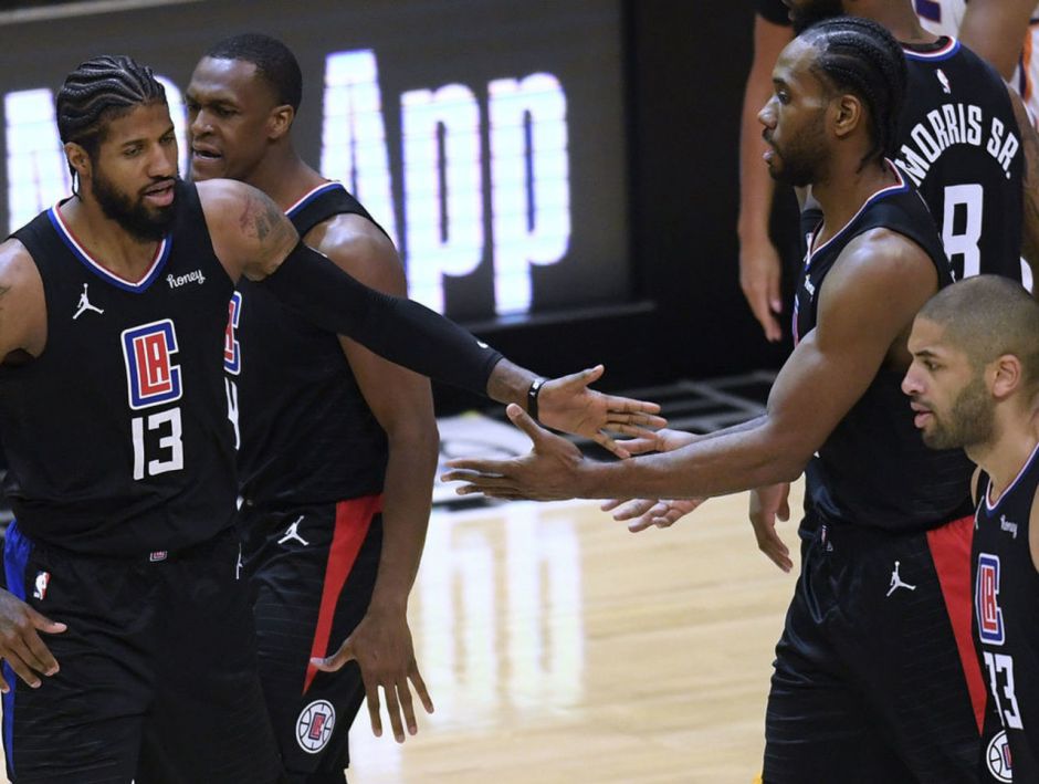 厄斐琉斯在 厄斐琉斯在